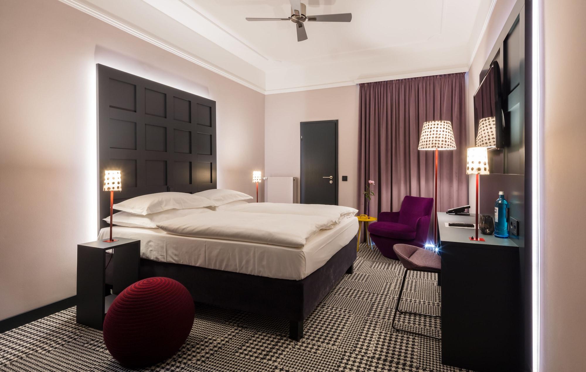 Отель The Midtown 4*
