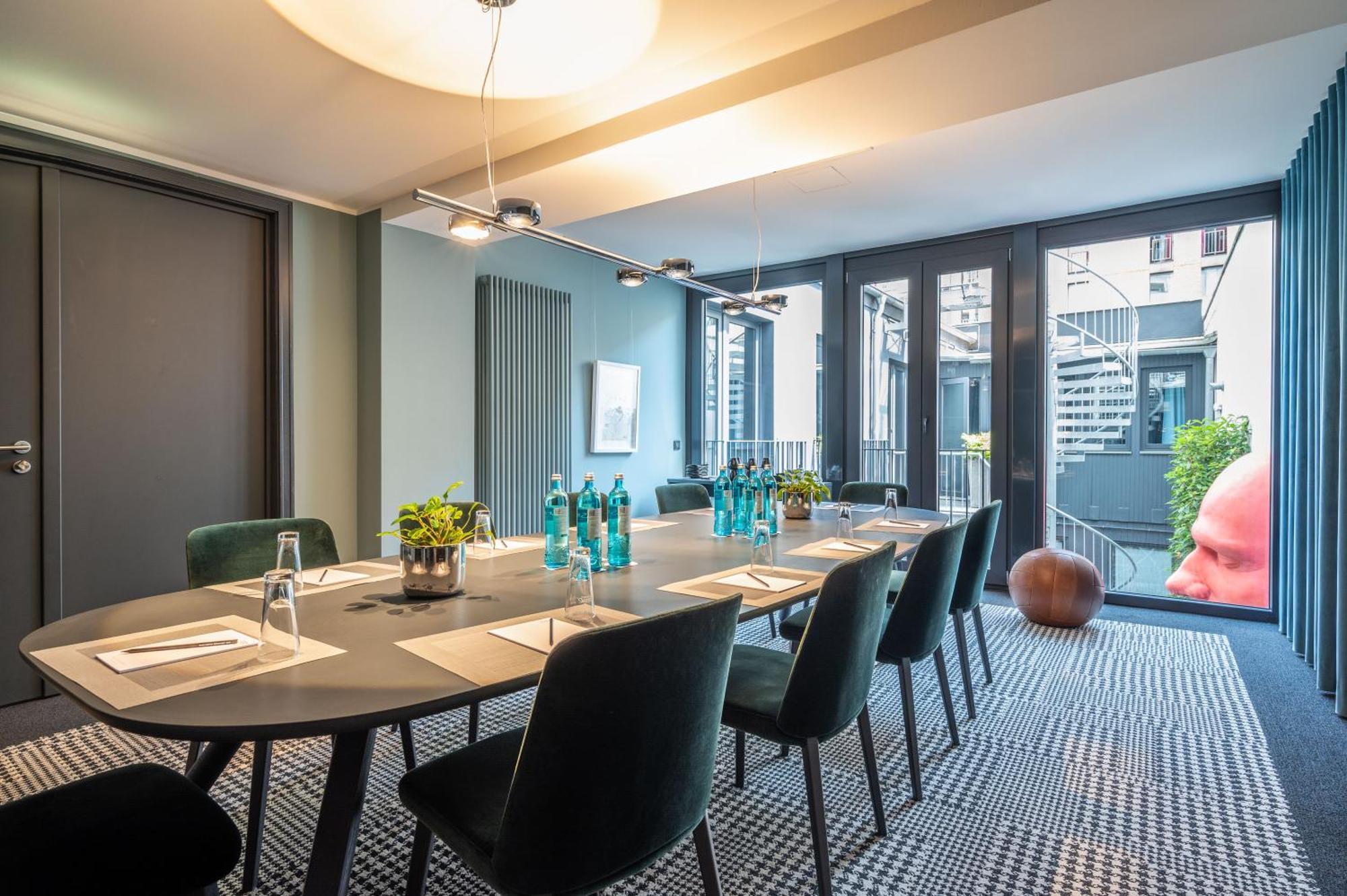 The Midtown Отель 4*