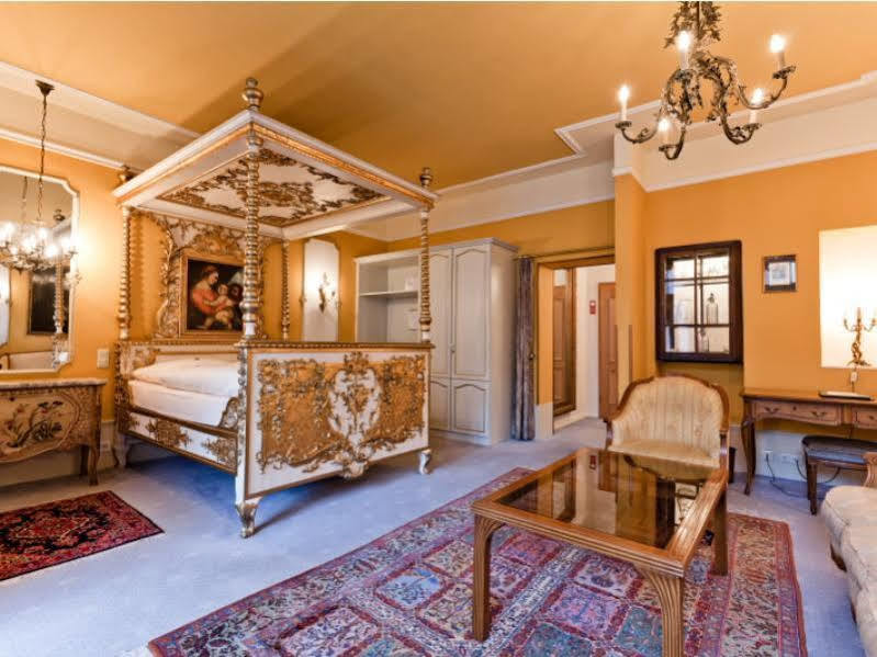 Отель The Midtown 4*